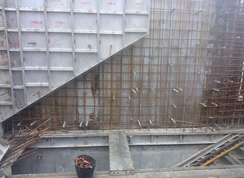 铝模板系统在建筑施工中的防撞设施应用与优化